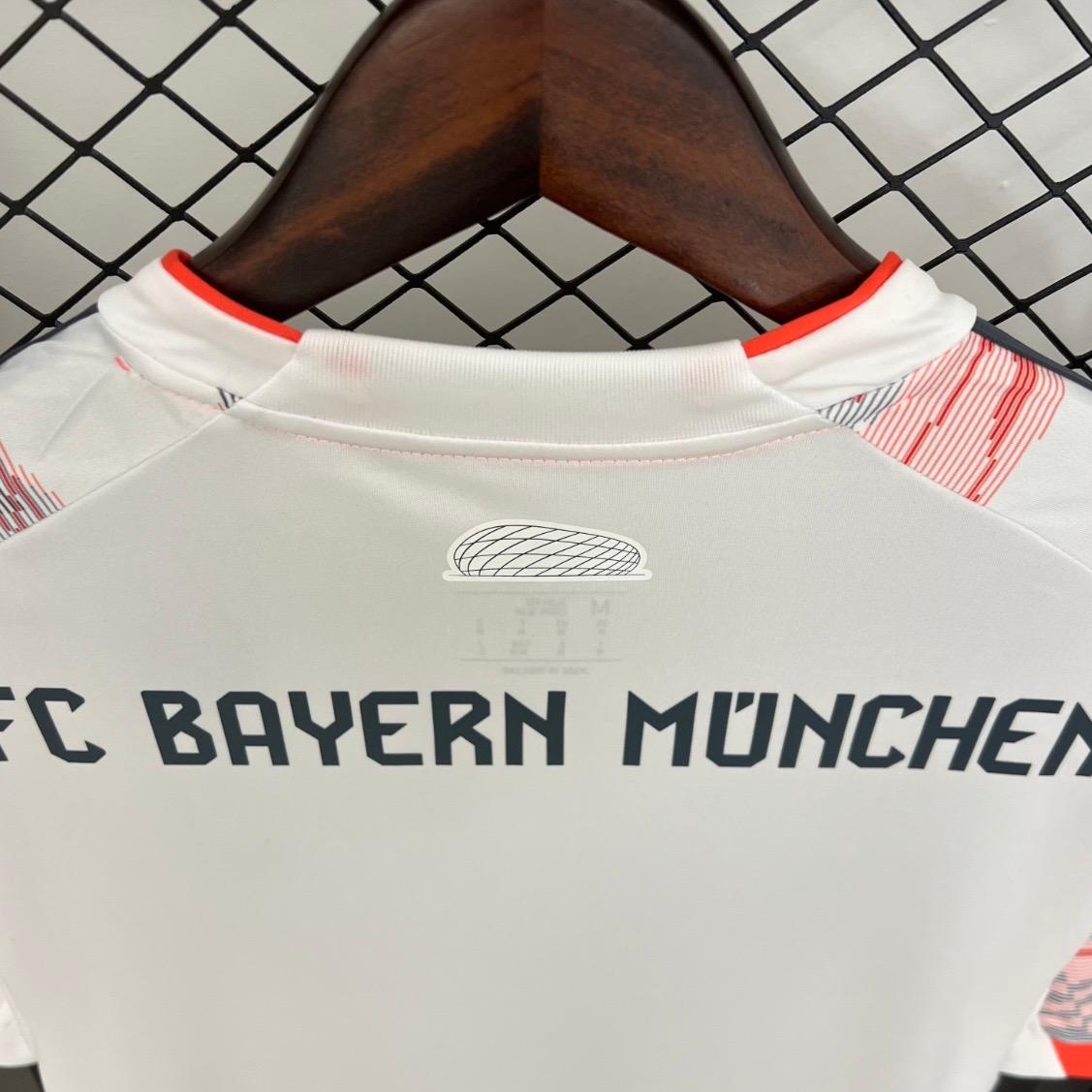 25∕26 Bayern Munich third away