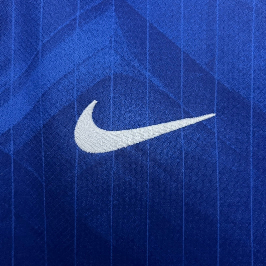 25∕26 Chelsea Home