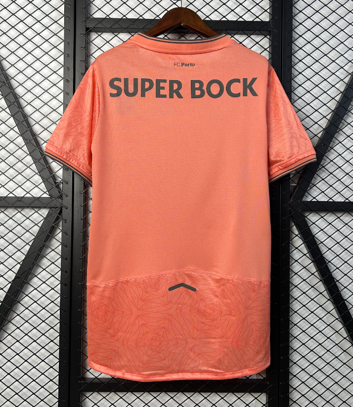25∕26 Porto Away