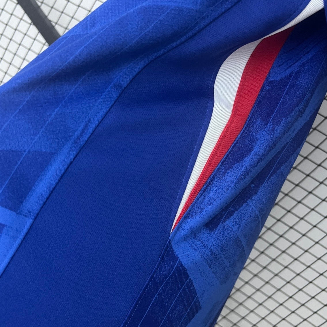 25∕26 Chelsea Home